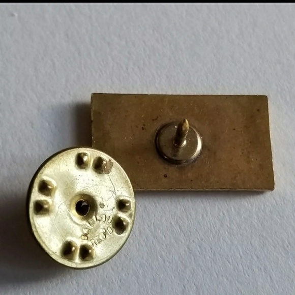 Vintage USA Ski Team lapel pin US skiing gold tone brooch - Picture 4 of 4